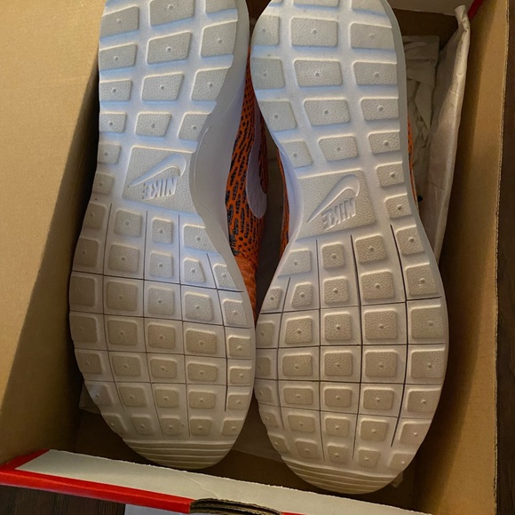 Nike Flyknit size 10 - Picture 3 of 4